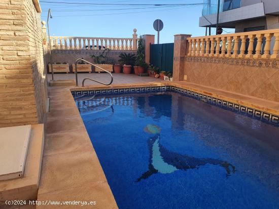  Chalet PRIMERA LINEA con VISTAS AL MAR. PISCINA PRIVADA. ZONA PLAYA de los LOCOS - ALICANTE 