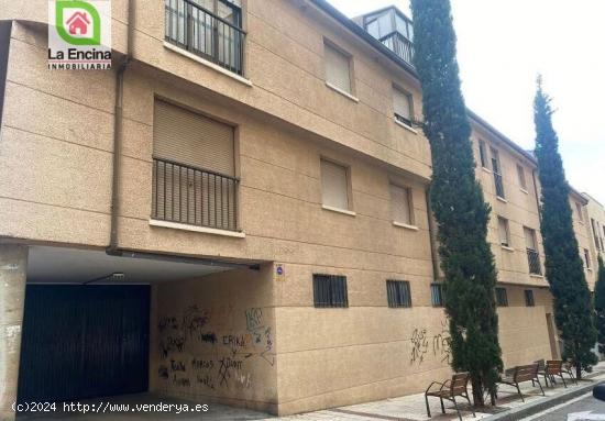  Vivienda  3 dormitorio y plaza cerrada - SALAMANCA 