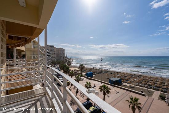 ALQUILER TEMPORADA VERANO, ESPECTACULAR PISO 1ª LINEA, FUENGIROLA. 2 DORMITORIOS. PISCINA - MALAGA