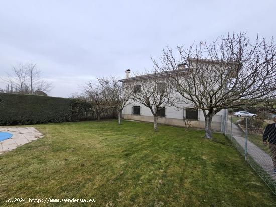 En Aldeaseca, preciosa parcela individual con amplia vivienda, piscina y bodega - SALAMANCA