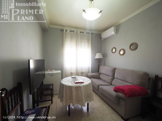 *¡¡Piso exterior de 3 dormitorios y baño completo en la zona centro de Tomelloso!!* - CIUDAD REAL