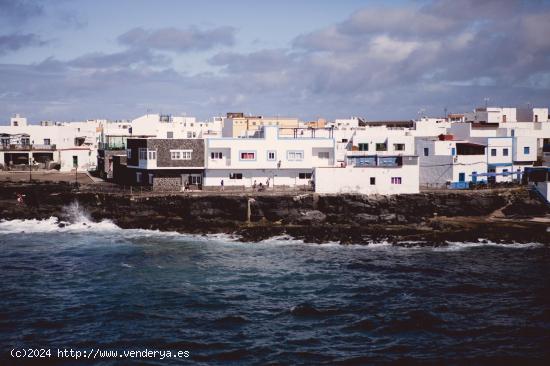  Apartamento en primera línea en venta en el muelle antiguo de El Cotillo - LAS PALMAS 