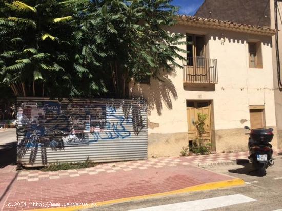 CASA A DOS CALLES - ALBACETE