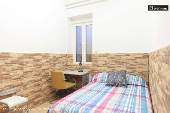  Habitación interior en apartamento de 4 dormitorios en Almagro, Madrid - MADRID 