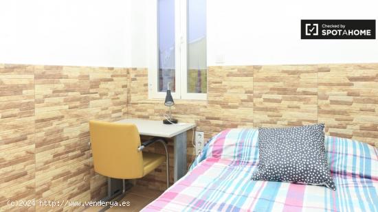 Habitación interior en apartamento de 4 dormitorios en Almagro, Madrid - MADRID