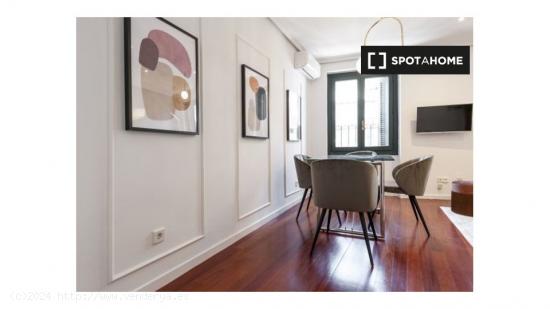 Elegante apartamento de 1 dormitorio en alquiler en Malasaña - MADRID