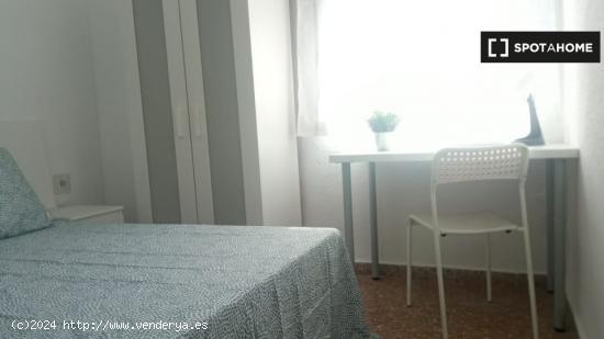 Amplia Habitación Doble en piso compartido Valencia - VALENCIA