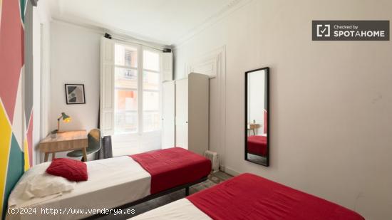 Habitación en apartamento de 5 dormitorios en Barri Gòtic, Barcelona - BARCELONA