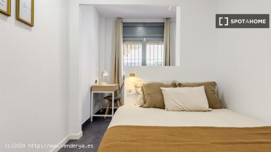 Dormitorio en un apartamento de 7 habitaciones en Barcelona - BARCELONA