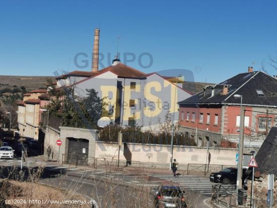 AMPLIO SOLAR CON CONSTRUCCIÓN, EN EL CENTRO DE SEGOVIA - SEGOVIA