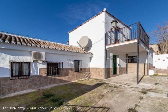  Hermosa casa con 4 dormitorios en Loja - GRANADA 