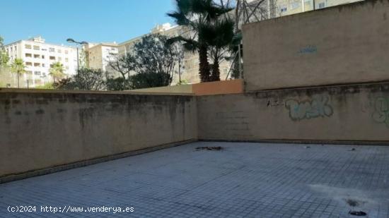 EN VENTA O ALQUILER CON OPCIÓN A COMPRA LOCAL EN PETRER EN FELIPE V - ALICANTE