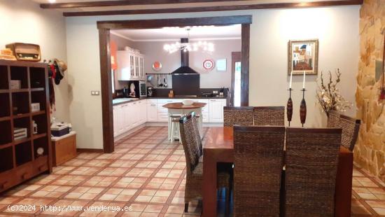 SE VENDE CHALET EN PETRER ZONA AGUARRIUS - ALICANTE