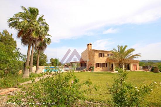  Estupenda villa con casita de invitados, piscina y garaje con vistas a San Salvador - BALEARES 