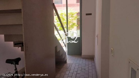 Venta. Loft-Duplex. Zona Justicia. 2 dormitorios y 2 baños. Inmejorable.