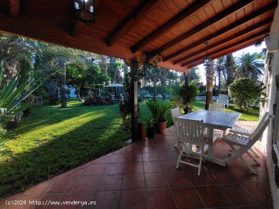 Pequeño Chalet en villa privada - LAS PALMAS