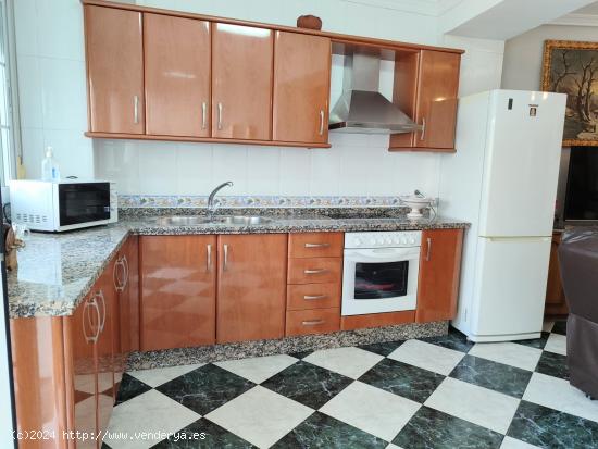 Venta de casa con cochera. - CORDOBA