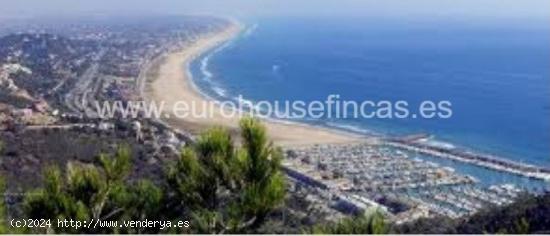  GRAN OPORTUNIDAD casa  a cuatro vientos esquinero con vistas al mar en Montemar - BARCELONA 