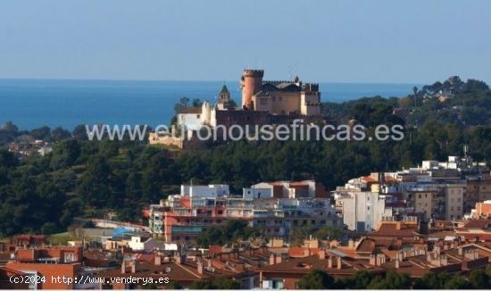 GRAN OPORTUNIDAD casa  a cuatro vientos esquinero con vistas al mar en Montemar - BARCELONA