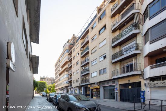 !!Fantástica vivienda en alquiler en Plaza de Gracia!! - GRANADA