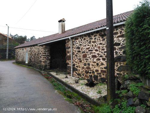 Vende casa rústica en Santiago, zona de Marrozos - A CORUÑA