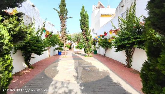 Bonita casa de pueblo dentro del casco histórico de Estepona - MALAGA