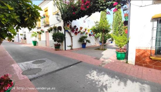 Bonita casa de pueblo dentro del casco histórico de Estepona - MALAGA