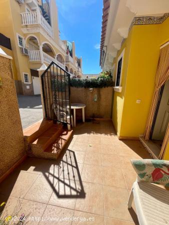 DÚPLEX DE 2 DORMITORIOS CON SÓLÁRIUM Y PISCINA COMUNITARIA - ZONA MONTEMAR, ALGORFA - - ALICANTE