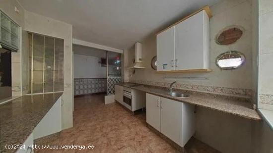 Excelente piso para reformar en Murcia, zona de los 9 pisos. - MURCIA