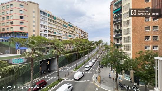 ¡Habitaciones en alquiler en un apartamento de 5 dormitorios en Barcelona! - BARCELONA
