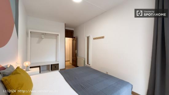 ¡Habitaciones en alquiler en un apartamento de 5 dormitorios en Barcelona! - BARCELONA