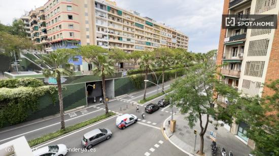 ¡Habitaciones en alquiler en un apartamento de 5 dormitorios en Barcelona! - BARCELONA