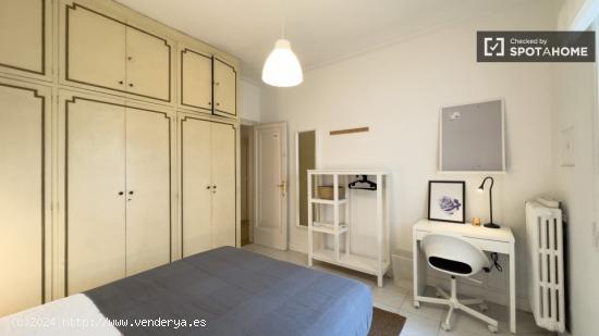 Habitaciones en alquiler en piso de 6 habitaciones en Sarrià-Sant Gervasi - BARCELONA