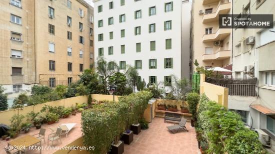 Habitaciones en alquiler en piso de 6 habitaciones en Sarrià-Sant Gervasi - BARCELONA