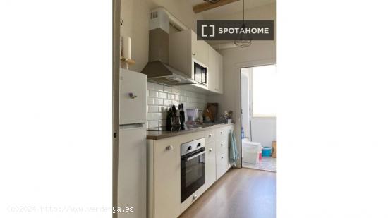 Apartamento entero de 2 dormitorios en Barcelona. - BARCELONA