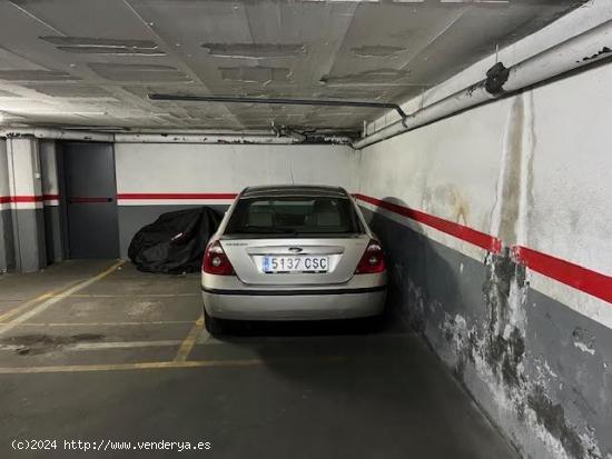  ¡PARKING MUY PRÁCTICO EN EL CENTRO DE POBLENOU! - BARCELONA 