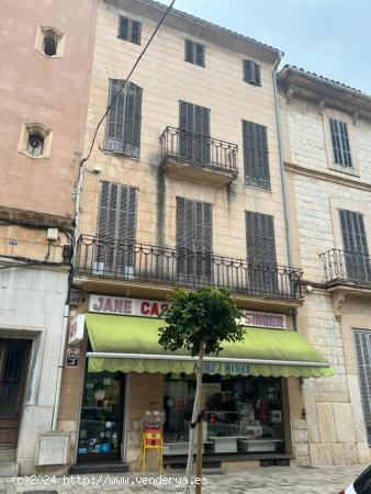 EDIFICIO DE TRES ALTURAS Y LOCAL COMERCIAL - BALEARES