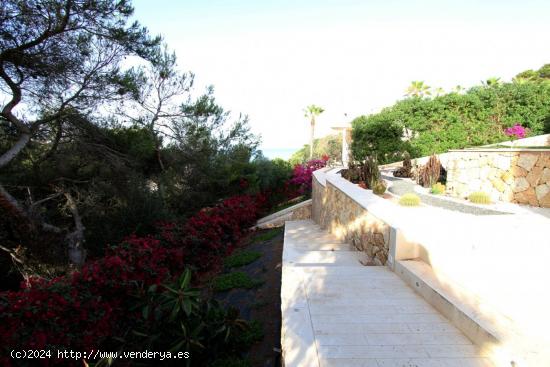 Espectacular chalet en 1ª línea de mar según los últimos estándares técnicos. - BALEARES