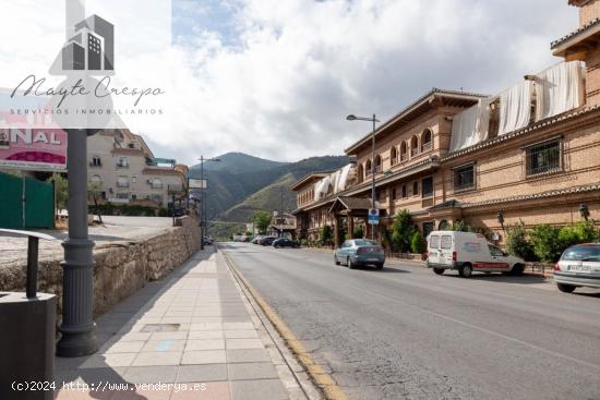 Local acondicionado como academia en Cenes de la Vega a pie de la carretera principal - GRANADA