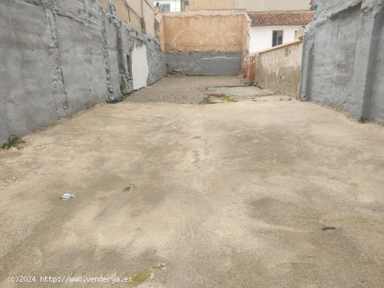 PARCELA DE 240 M2 EN EL BARRIO DE SAN ISIDRO - ALBACETE