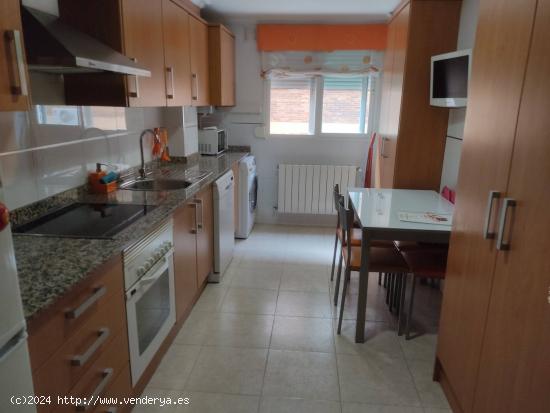 VIVIENDA EN MUY BUEN ESTADO - DISPONE DE TRASTERO - ALBACETE