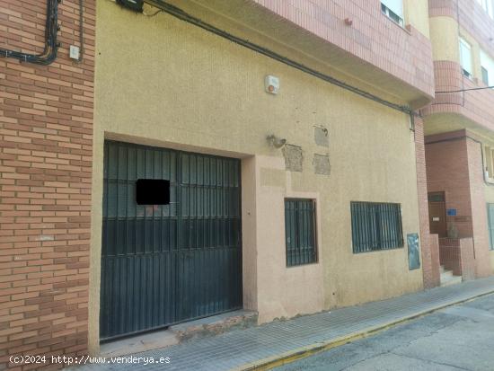 LOCAL COMERCIAL EN ZONA SAN ROQUE DE 140 M2. - ALBACETE