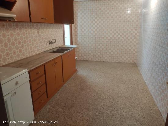 VIVIENDA DE 4 DORMITORIOS EN ZONA DE SAN ROQUE - ALBACETE