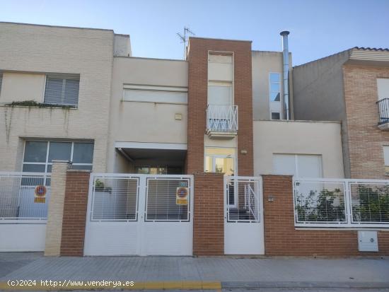 GRAN OPORTUNIDAD - EXCELENTE CASA UNIFAMILIAR EN S.U.P. 1 - DISPONE AMPLIO PATIO CON PISCINA - ALBAC