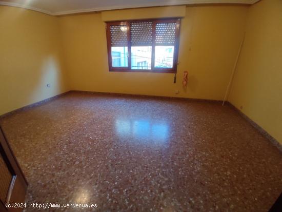 VIVIENDA DE 3 DORMITORIOS EN ZONA CENTRO - ALBACETE