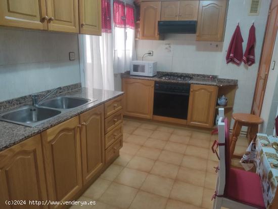 OPORTUNIDAD - VIVIENDA EN ZONA TRANQUILA Y CENTRICA CON PLAZA DE GARAJE - ALBACETE