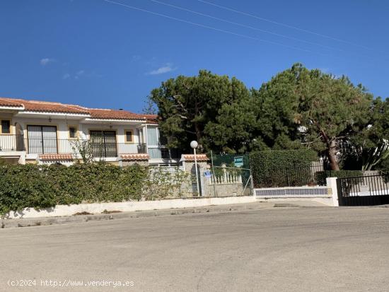 CHALET ADOSADO A 500 M DE LA PLAYA LA ZENIA, ORIHUELA COSTA - ALICANTE