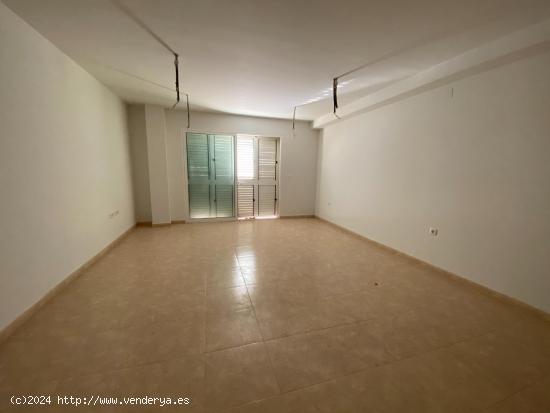 EN VENTA APARTAMENTO EN MONCOFA EN 2º LINEA DE MAR 2 HABITACIONES Y GARAJE - CASTELLON