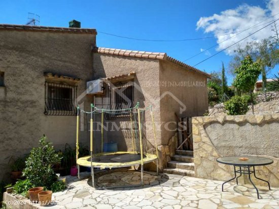 Chalet con piscina y vistas panorámicas - Adsubia