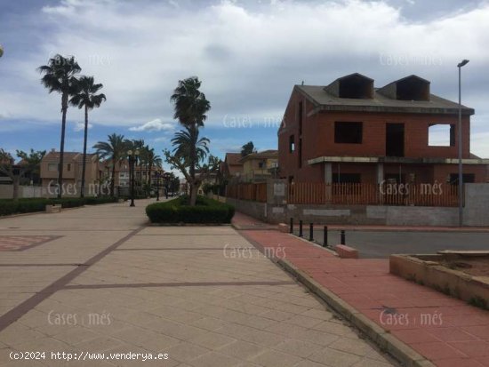 CHALET EN CONSTRUCCIÓN EN LA CORONA - Rafelbunyol